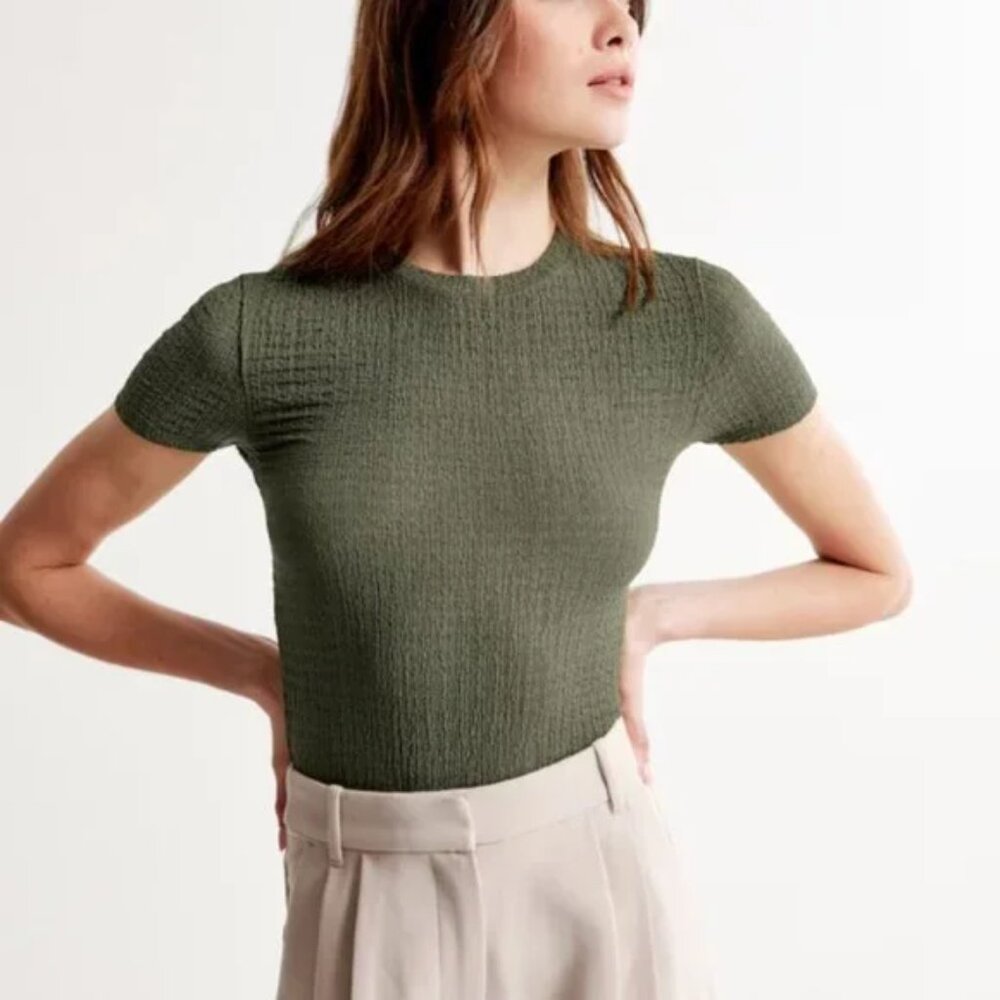 Abercrombie textured baby tee crinkle BLACK S